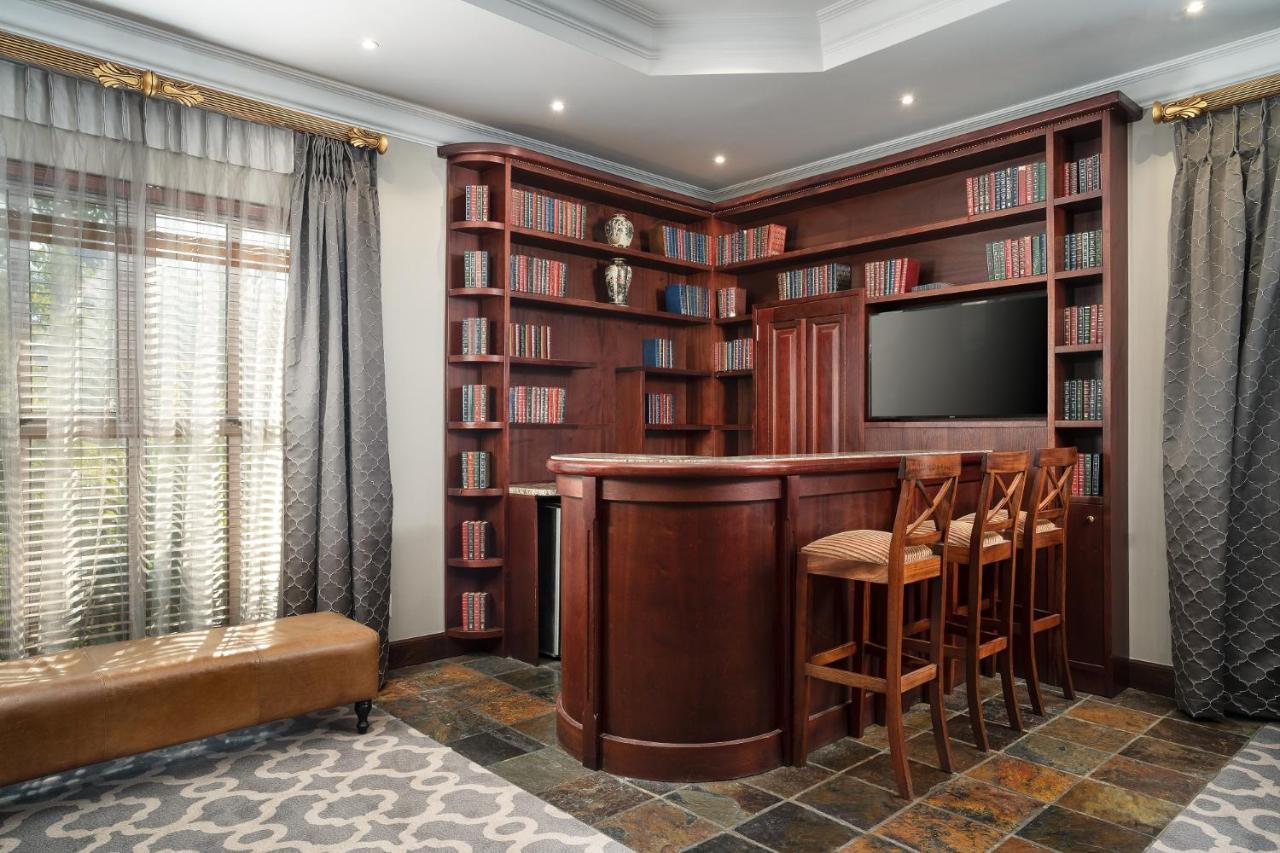 Premier Hotel Quatermain Йоханнесбург Экстерьер фото